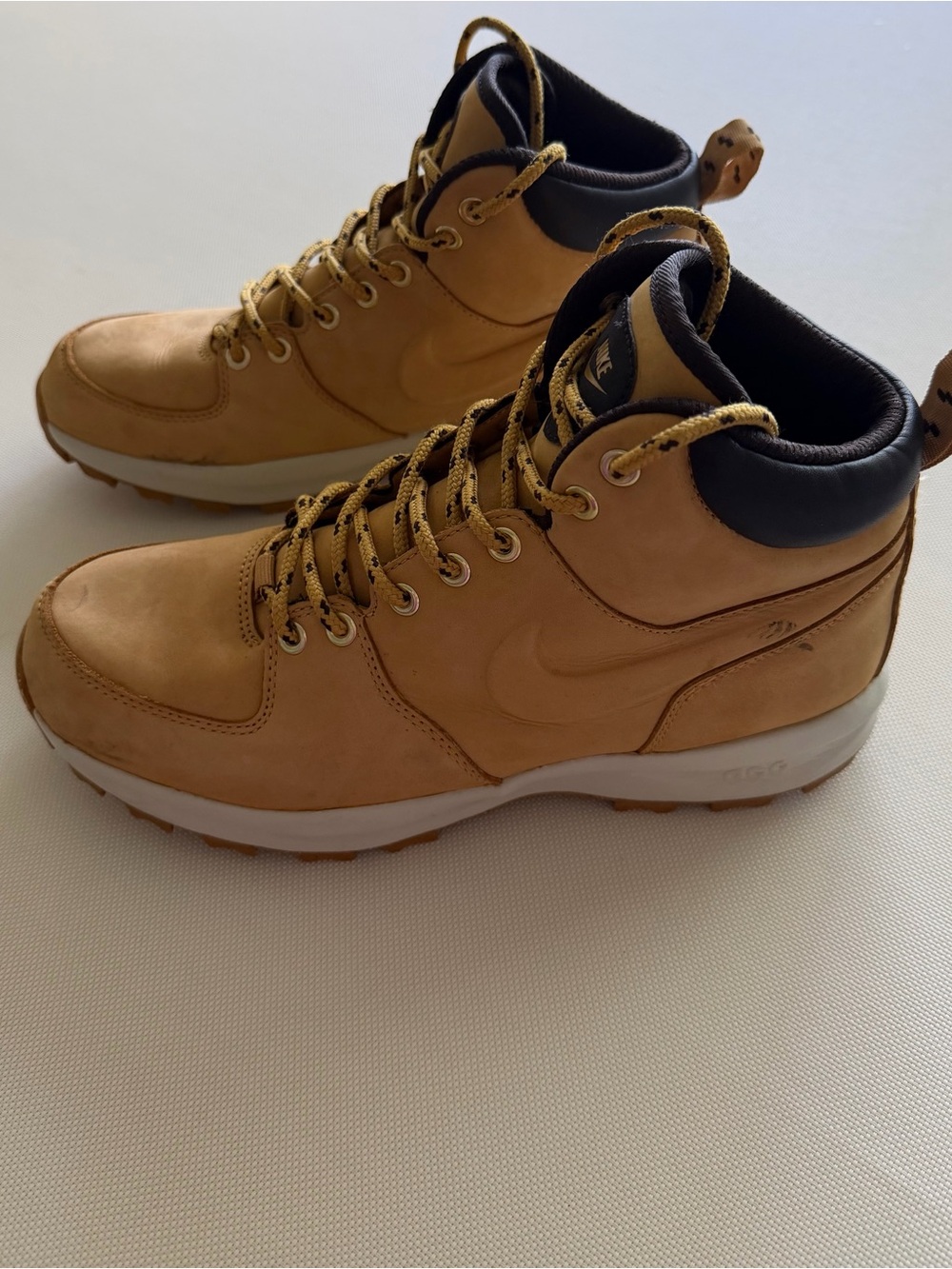 Nike Tan Leather Hiking-Style High-Top Boots